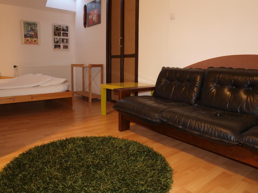Attic Apartment City Center プラハ エクステリア 写真